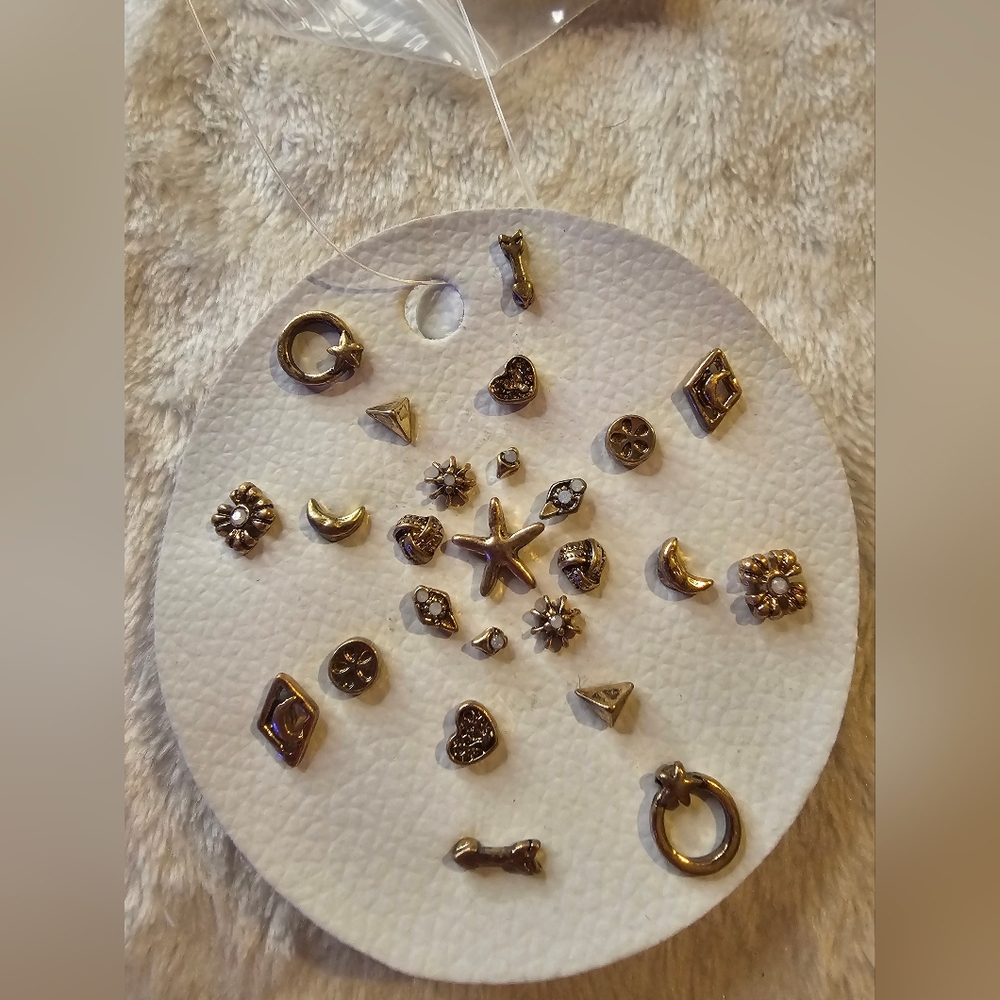 Gold-Tone Stud Earring Set.. NWT FREE PEOPLE..